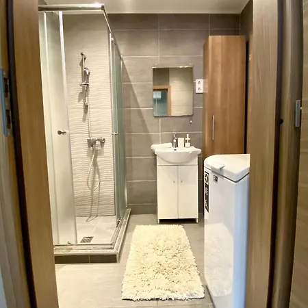 Liliom Tranquil 2-bdr Apartman