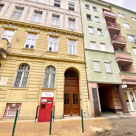 Liliom Tranquil 2-bdr Apartment *